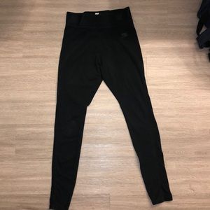 Black Nike leggings